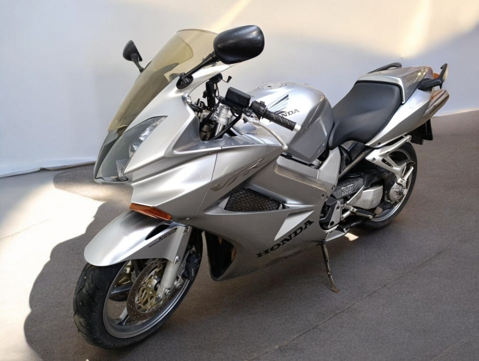 HONDA VFR 800 VTEC 4