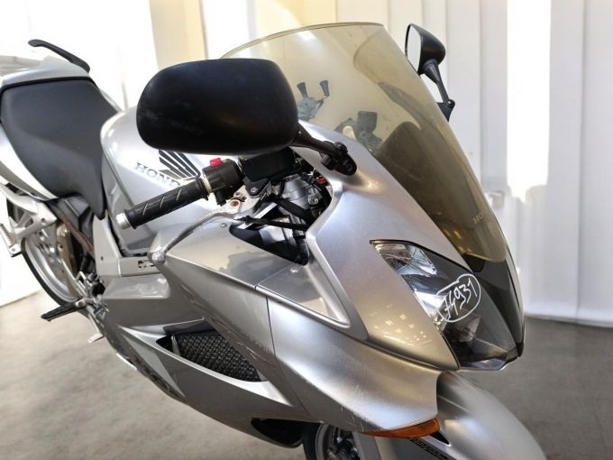 HONDA VFR 800 VTEC 4