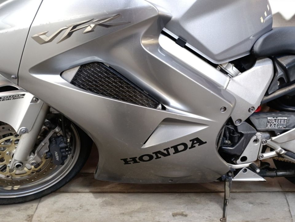 HONDA VFR 800 VTEC 4