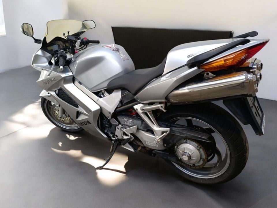 HONDA VFR 800 VTEC 4