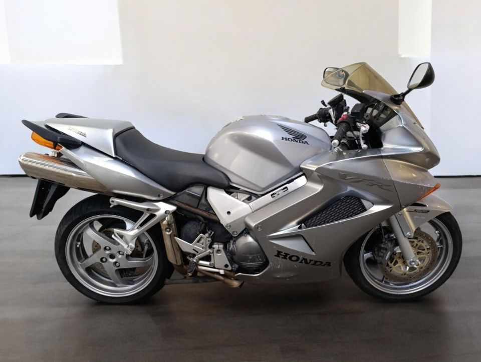 HONDA VFR 800 VTEC 4