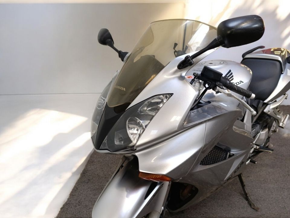 HONDA VFR 800 VTEC 4