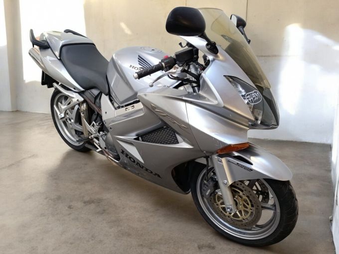 HONDA VFR 800 VTEC 4