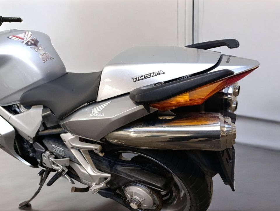 HONDA VFR 800 VTEC 4