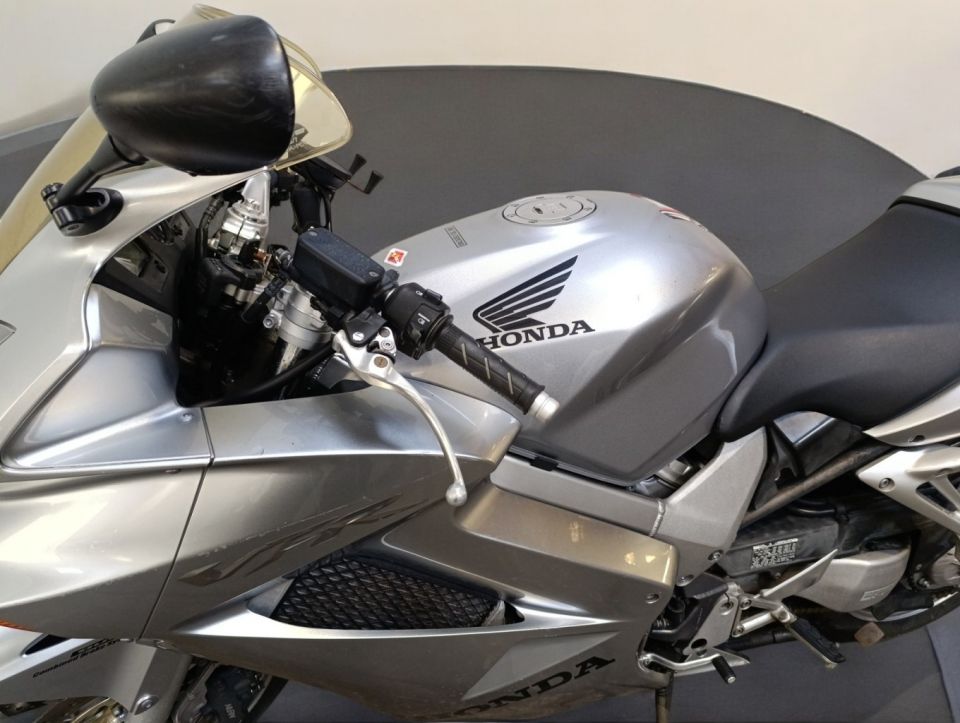 HONDA VFR 800 VTEC 4