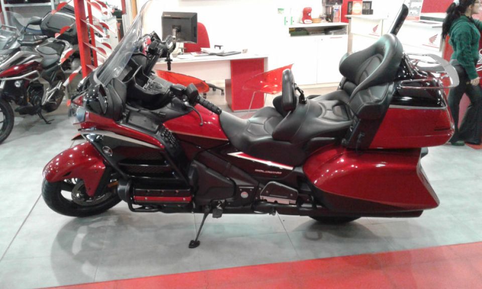 HONDA GOLDWING DELUXE 1800 4