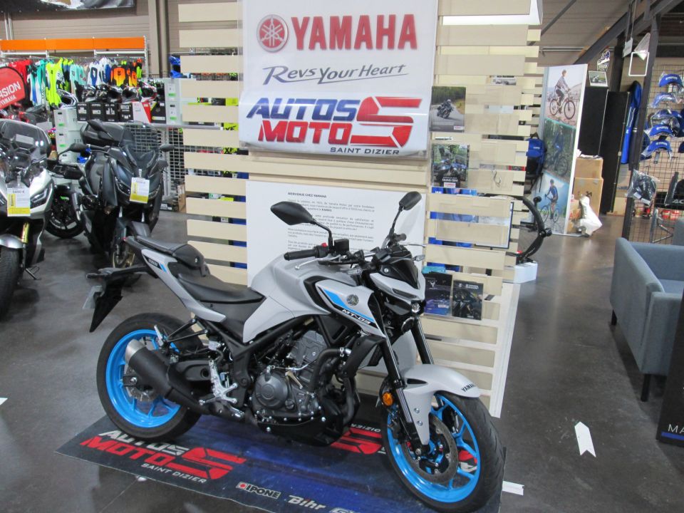 YAMAHA 320 MT 03 4