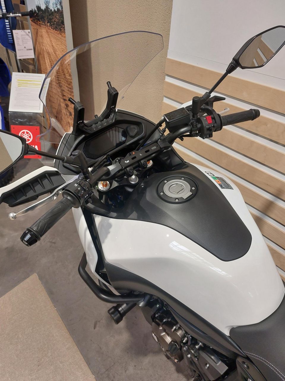 YAMAHA TRACER 7 4