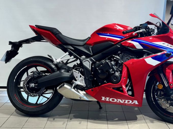 HONDA CBR650R 4