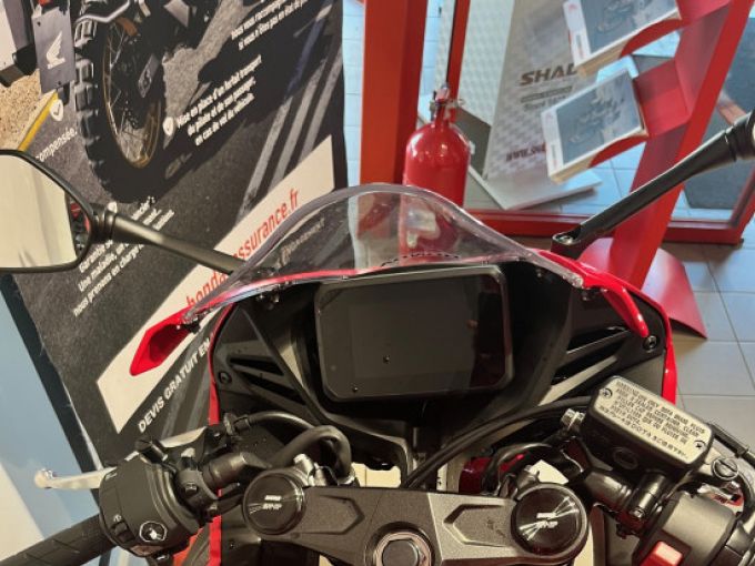 HONDA CBR650R 4