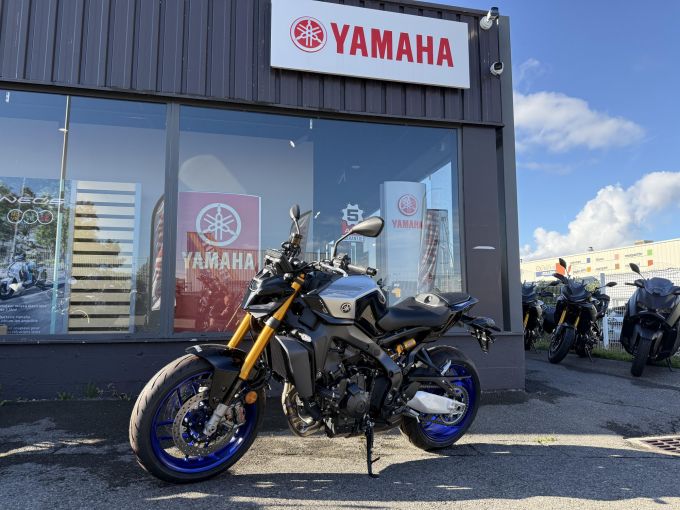 YAMAHA MT-09 SP 4