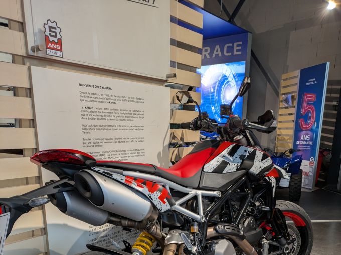 DUCATI HYPERMOTARD 4