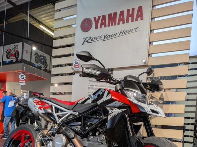 DUCATI HYPERMOTARD 4