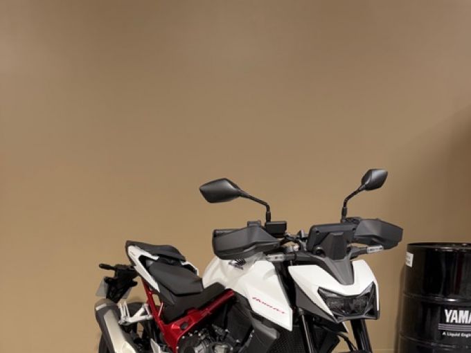 HONDA CB 750 HORNET 4