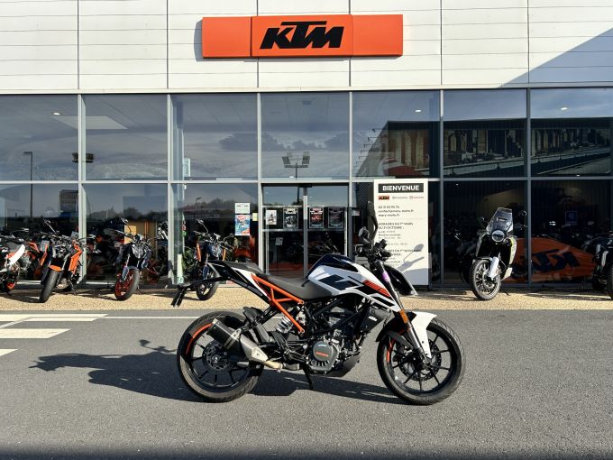 KTM 125 DUKE ABS 4