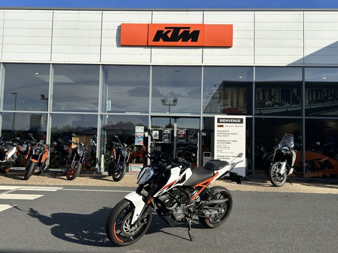 KTM 125 DUKE ABS 4