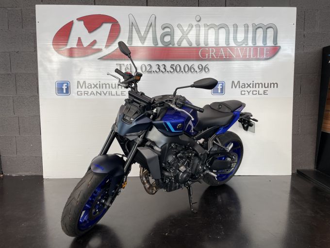 YAMAHA MT-09 4