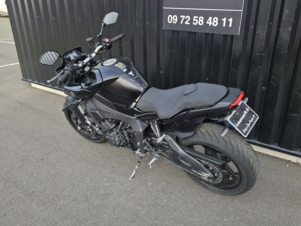 YAMAHA MT-10 4
