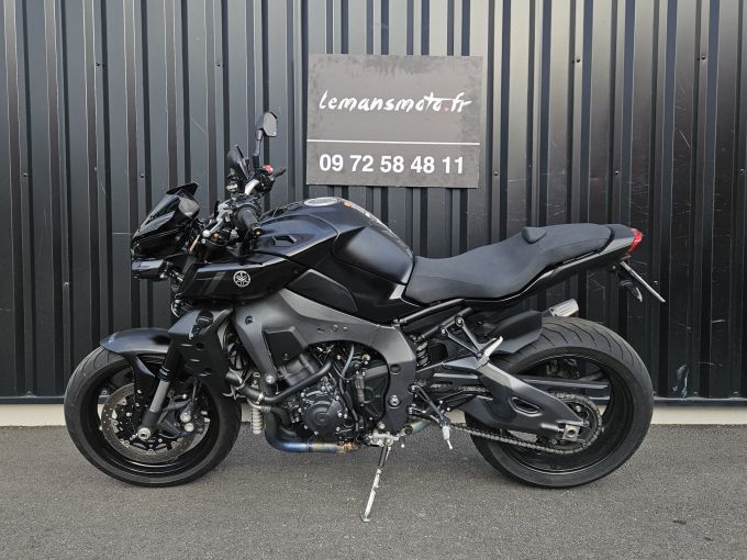 YAMAHA MT-10 4