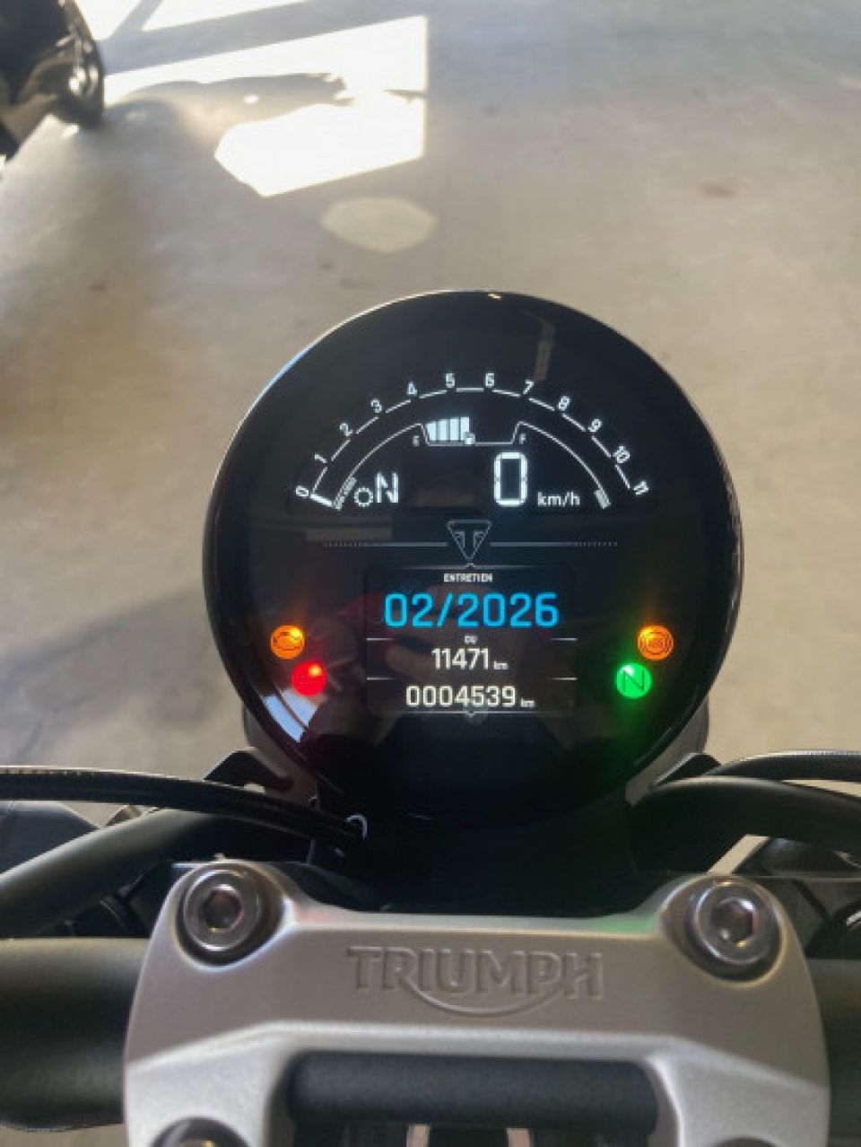 TRIUMPH TRIDENT 660 4