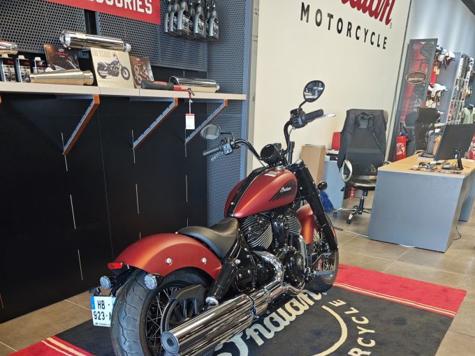 INDIAN CHIEF BOBBER DARK HORSE 4