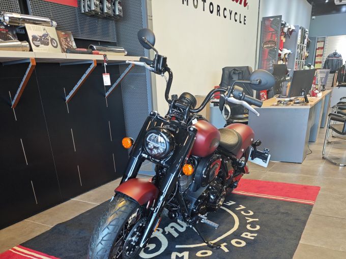 INDIAN CHIEF BOBBER DARK HORSE 4