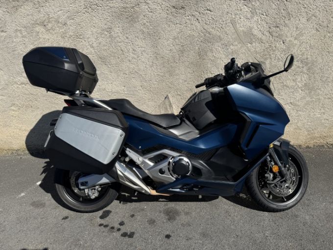 HONDA FORZA 750 4
