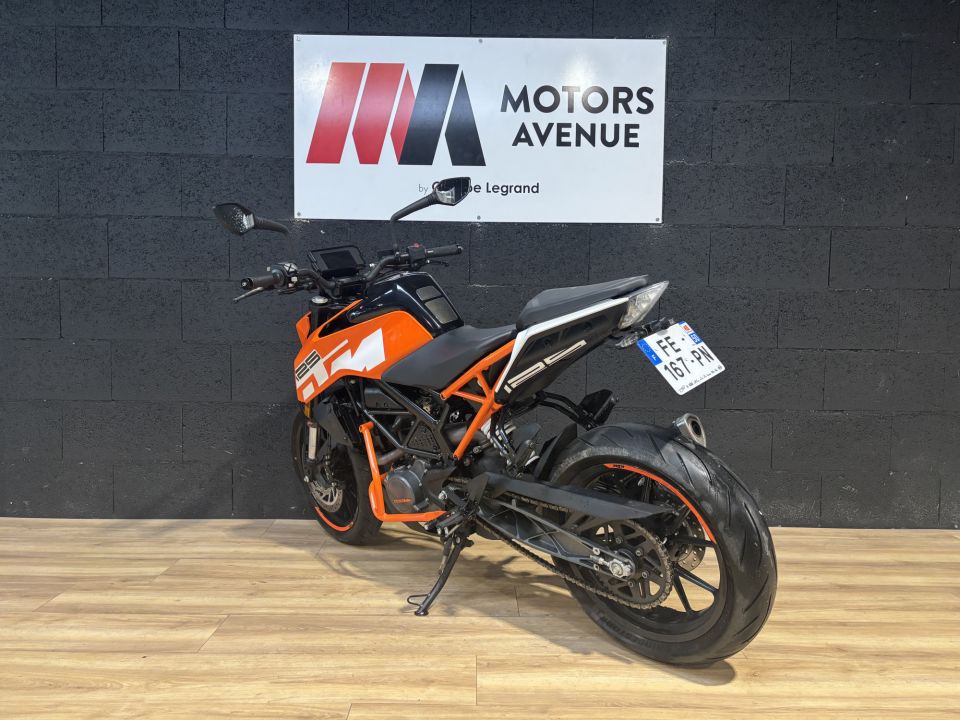 KTM 125 DUKE ABS 4