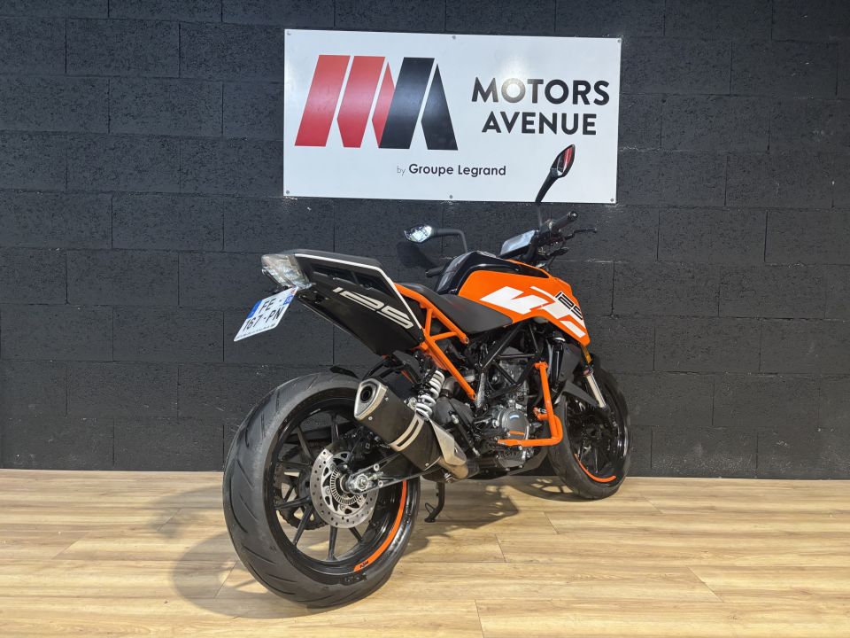 KTM 125 DUKE ABS 4