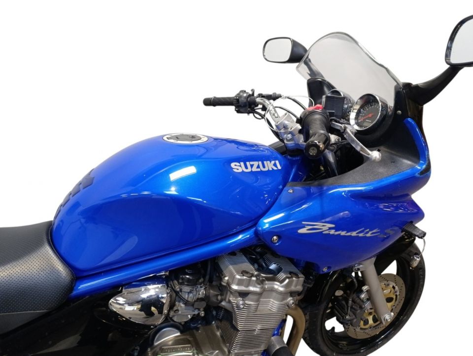 SUZUKI GSF 600 BANDIT 4
