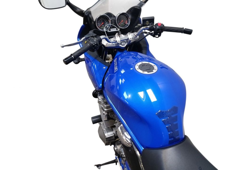 SUZUKI GSF 600 BANDIT 4