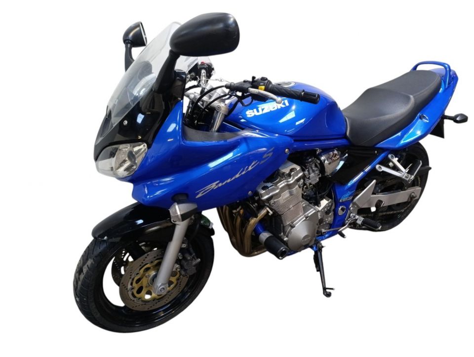 SUZUKI GSF 600 BANDIT 4