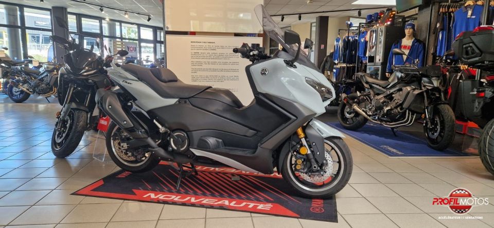 YAMAHA XP T-MAX 560 TECH MAX 4