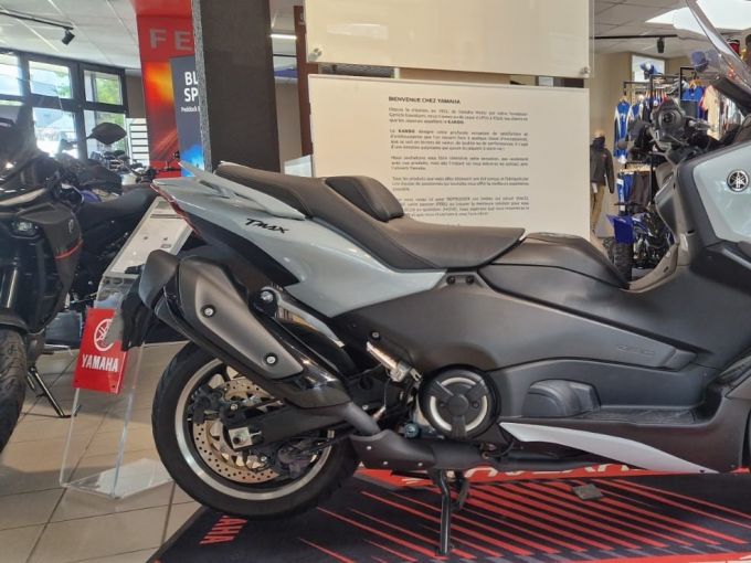 YAMAHA XP T-MAX 560 TECH MAX 4