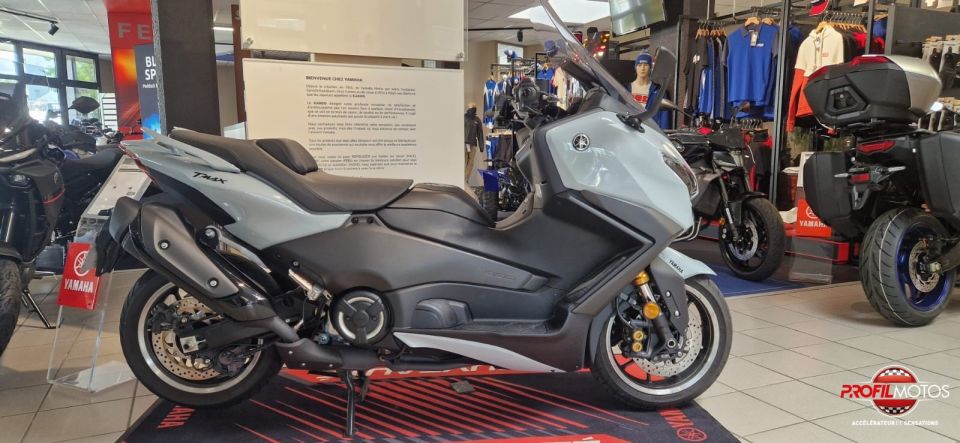 YAMAHA XP T-MAX 560 TECH MAX 4