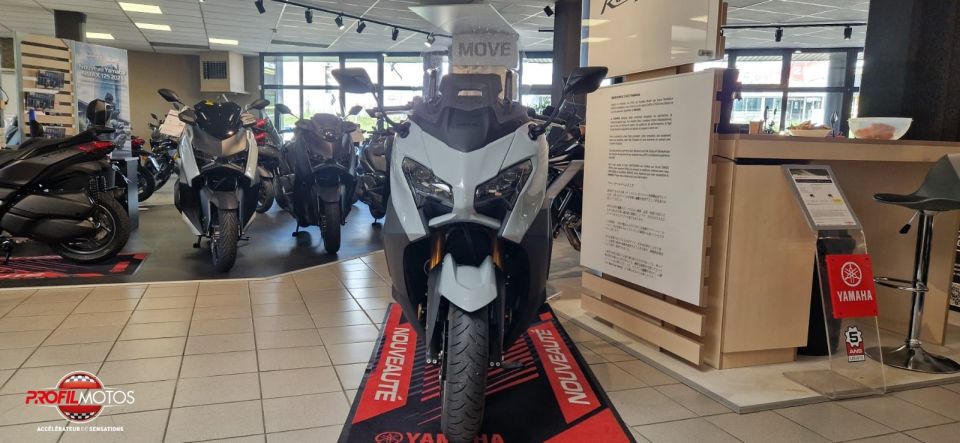 YAMAHA XP T-MAX 560 TECH MAX 4