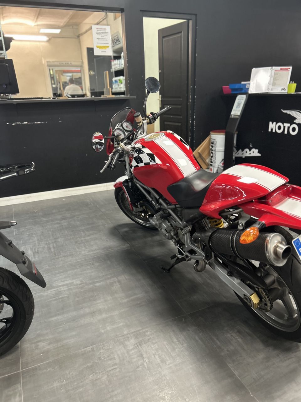 DUCATI MONSTER 916 S4 4