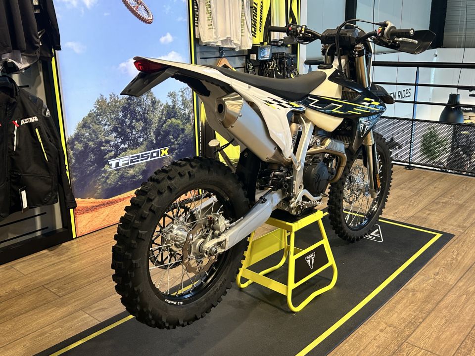 TRIUMPH TF 250-X 4