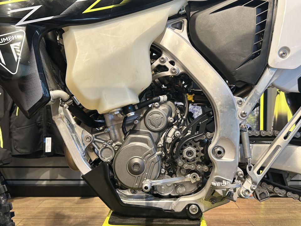 TRIUMPH TF 250-X 4