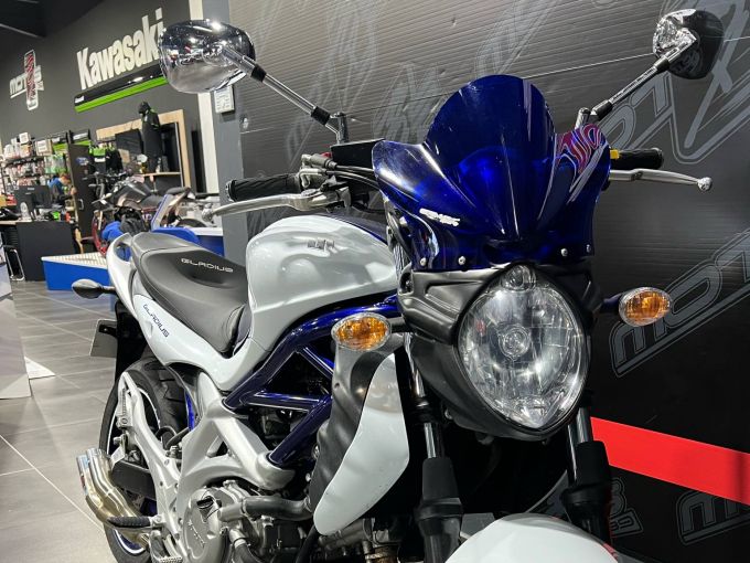 SUZUKI GLADIUS 650 4