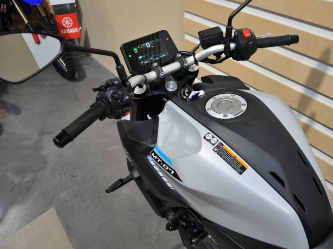 YAMAHA MT-07 Y-AMT 4