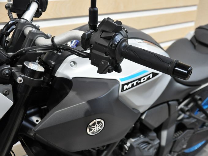 YAMAHA MT-07 Y-AMT 4