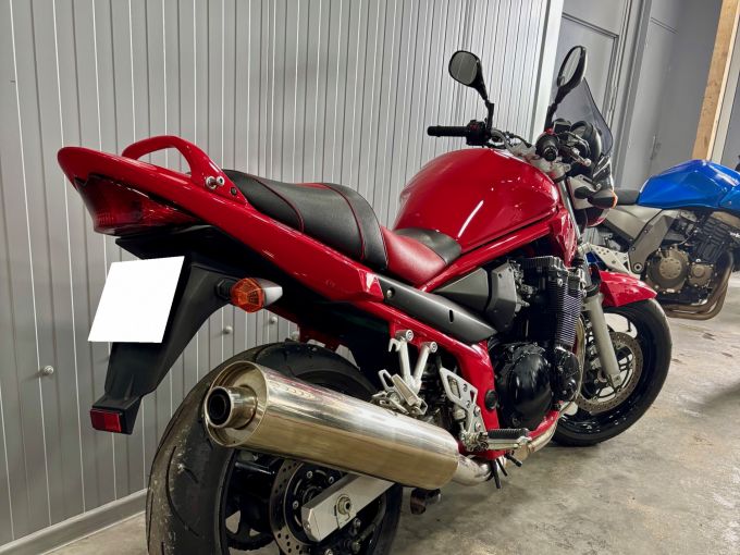 SUZUKI GSF 600 BANDIT 4