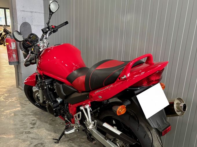 SUZUKI GSF 600 BANDIT 4
