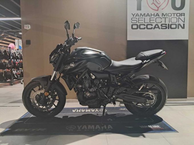 YAMAHA MT-07 (47.5CV) 4