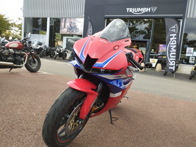 HONDA CBR 600 RR 4