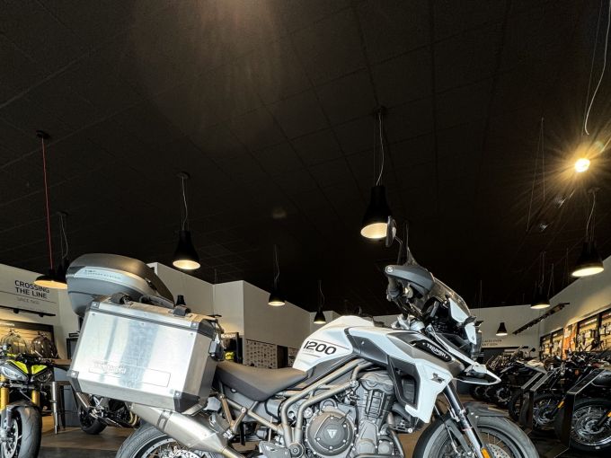 TRIUMPH TIGER 1200 EXPLORER XCA  4