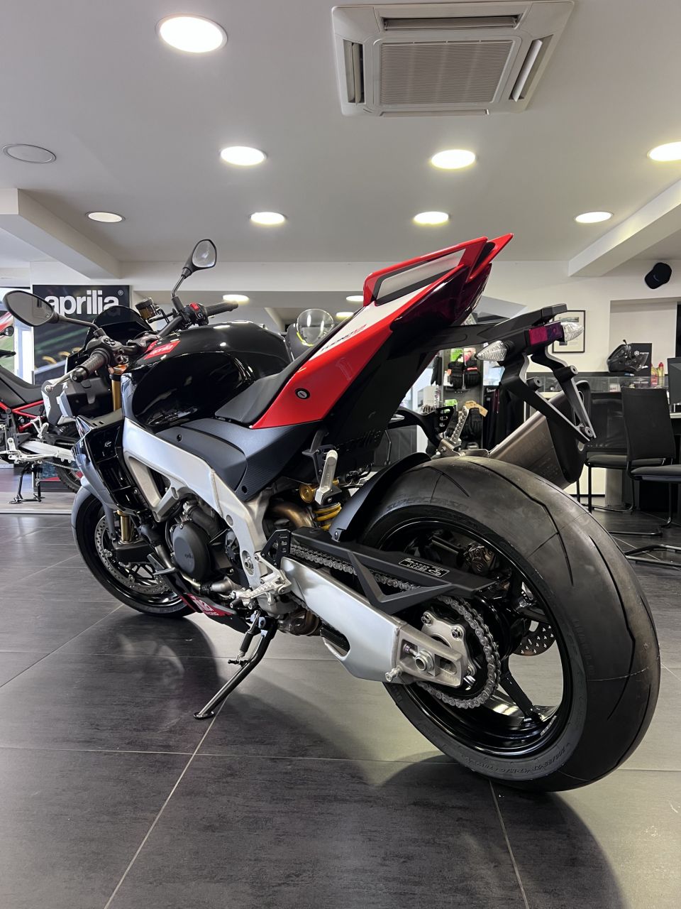 APRILIA TUONO 1100 V4 FACTORY 4