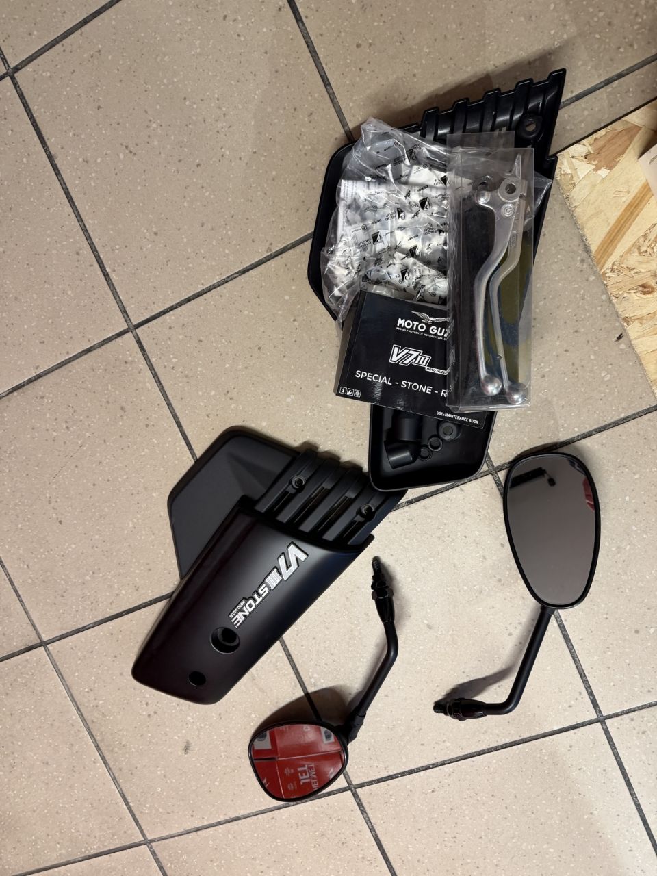 MOTO GUZZI V7 III STONE 750 4