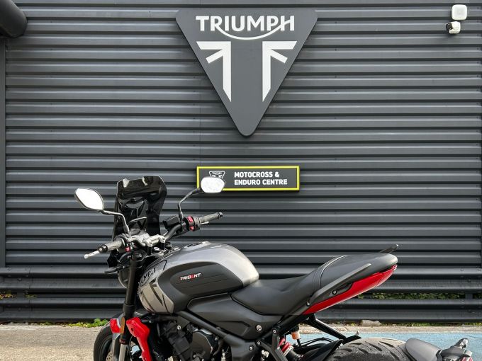 TRIUMPH TRIDENT 660 4